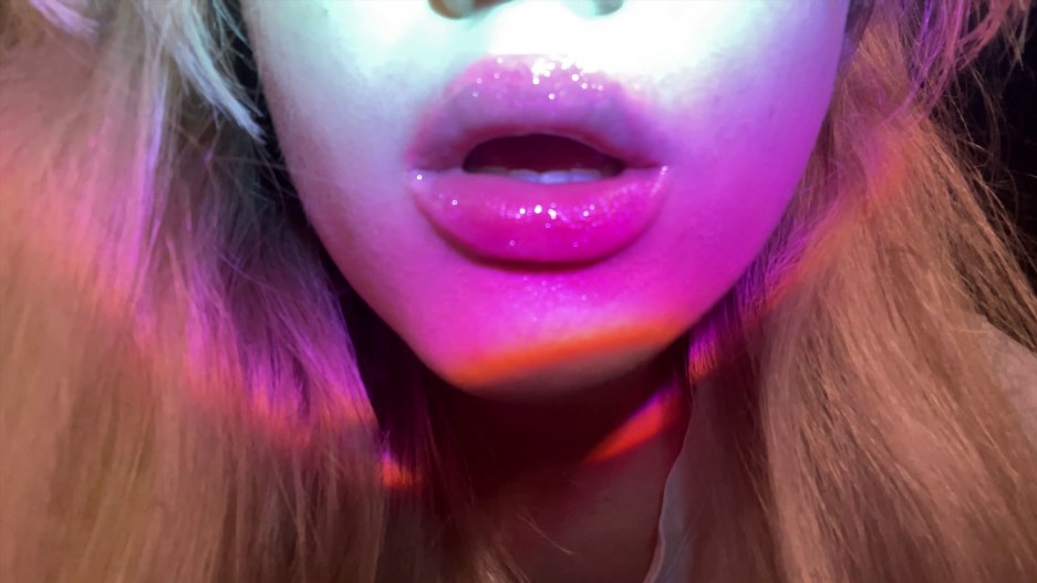 Babyheavanian - Drooling shiny lips